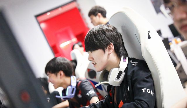 速突进中 速突进中